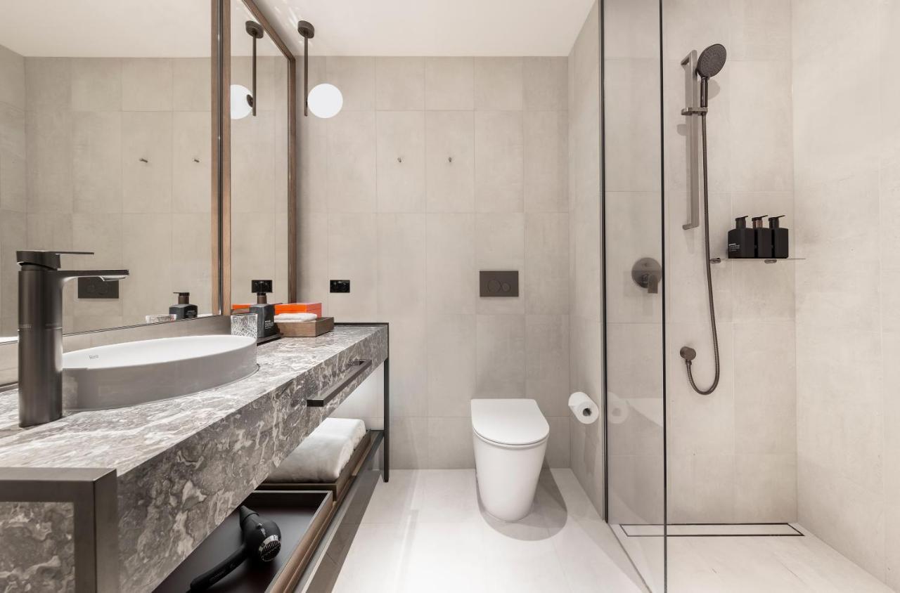 Next Hotel Melbourne, Curio Collection By Hilton المظهر الخارجي الصورة Bathroom