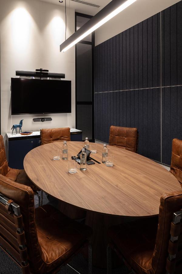 Next Hotel Melbourne, Curio Collection By Hilton المظهر الخارجي الصورة A meeting room at the headquarters of the International Telecommunication Union
